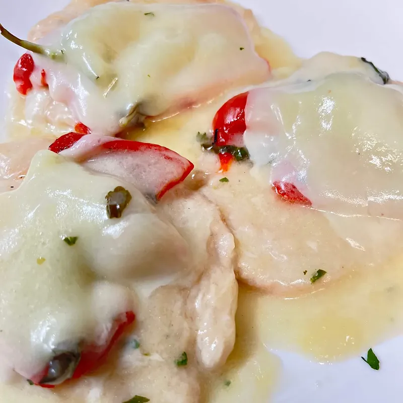 Chicken with roasted peppers and mozzarella